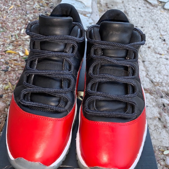Size 10.5 - Picture 2 of 4